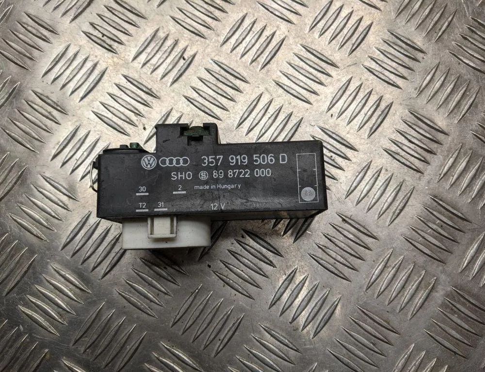 VOLKSWAGEN Passat B5 (1996-2005) Chladičový ventilátorový relé 357919506D 31436339