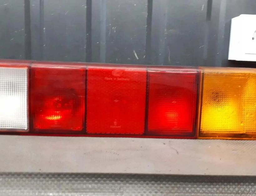 VOLKSWAGEN Santana 1 generation (1981-1984) Pravé zadní světlo 326945112 30126969