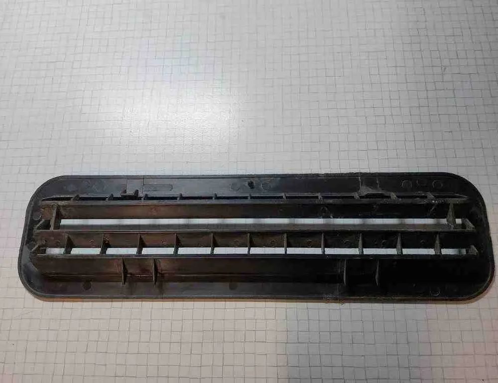 VOLKSWAGEN LT 1 generation (1975-1995) Pravé přední dveřní panel 211867129 32543468