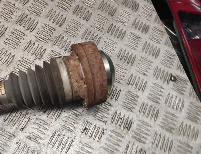 AUDI A4 B8/8K (2011-2016) Rear Left Driveshaft 8k0501203k 31228007