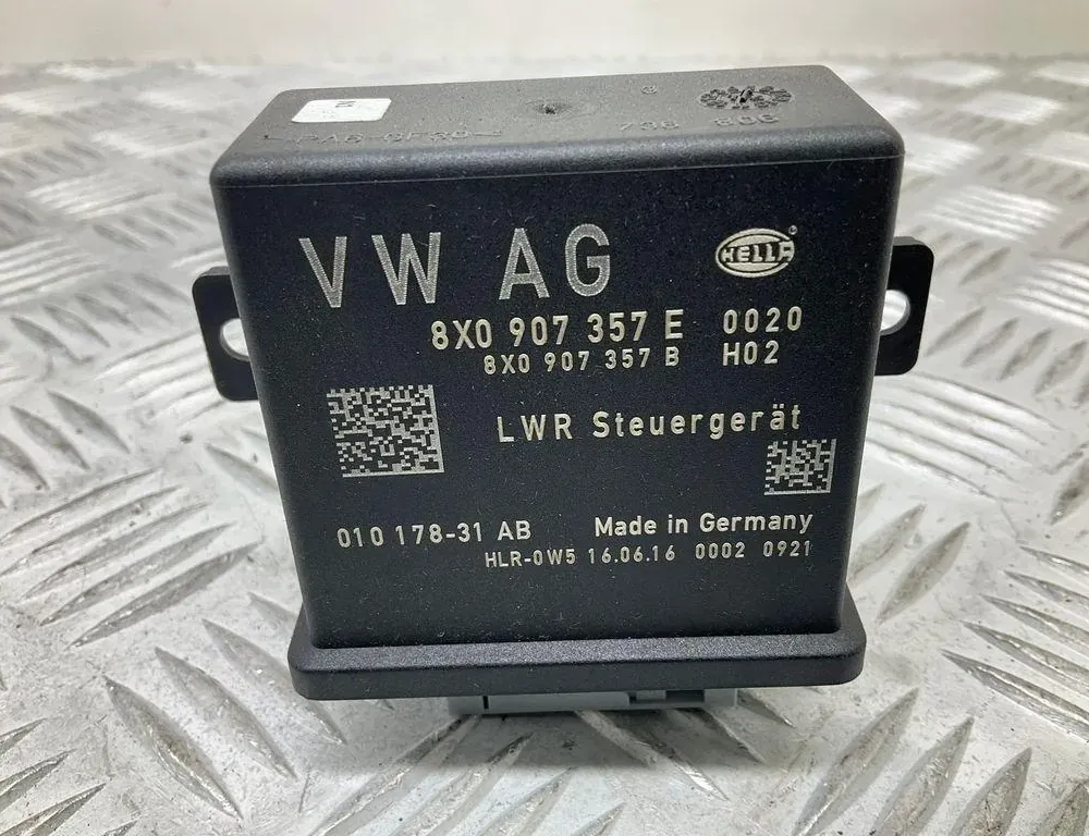 AUDI Q3 8U (2011-2020) Ovládací jednotka světlometů 8X0907357E 34737650