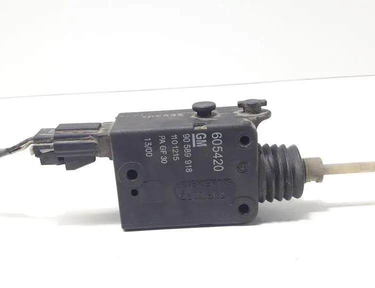 OPEL Astra G (1998-2009) Zámek krytu nádrže na palivo 90589918 31400037