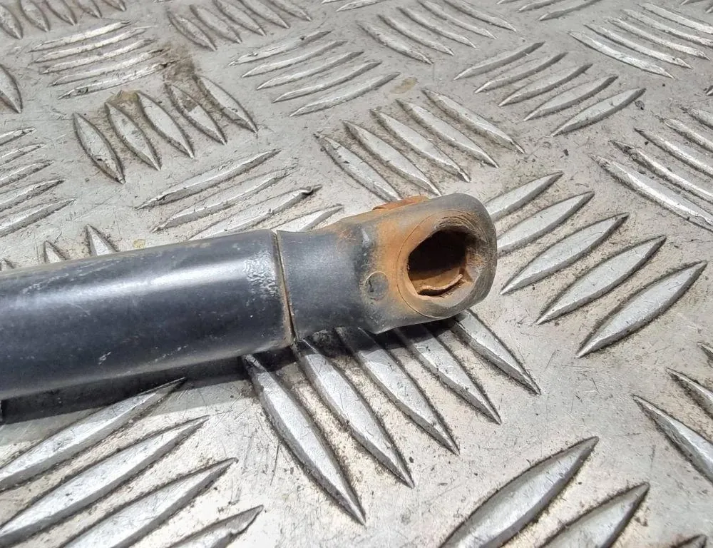 VOLKSWAGEN Golf 5 generation (2003-2009) Right Side Tailgate Gas Strut 1k9827550a 33503198