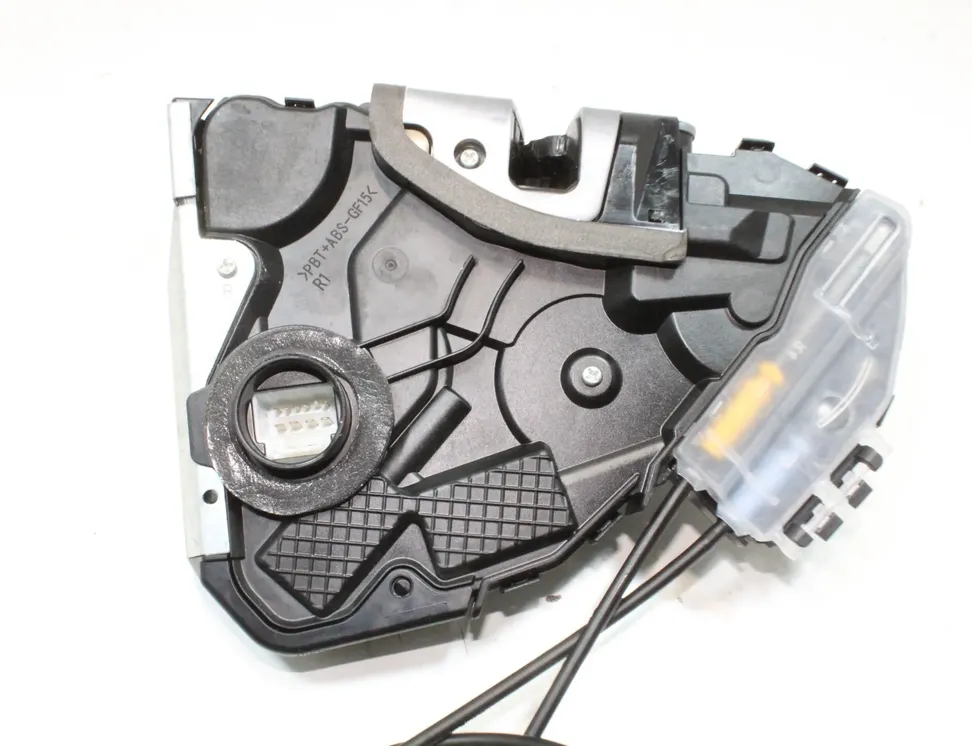 TOYOTA Yaris 4 generation (2020-2023) Pravé přední dveře zámek 6903076021 34856209