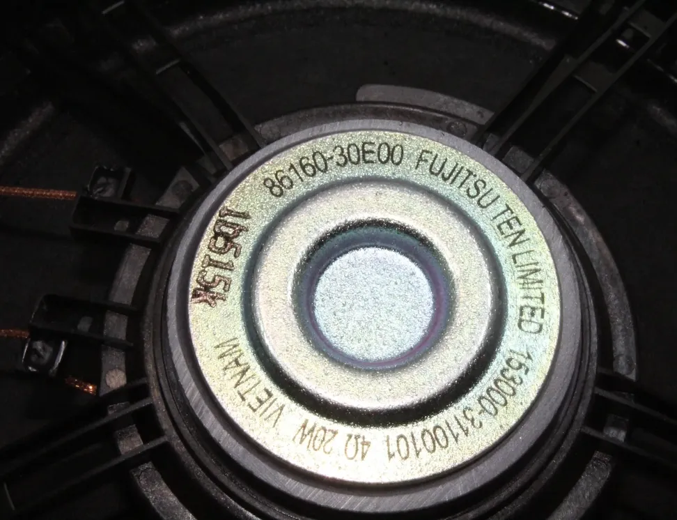 TOYOTA Yaris 4 generation (2020-2023) Задняя правая колонка в двери 86160-30E00 34856340