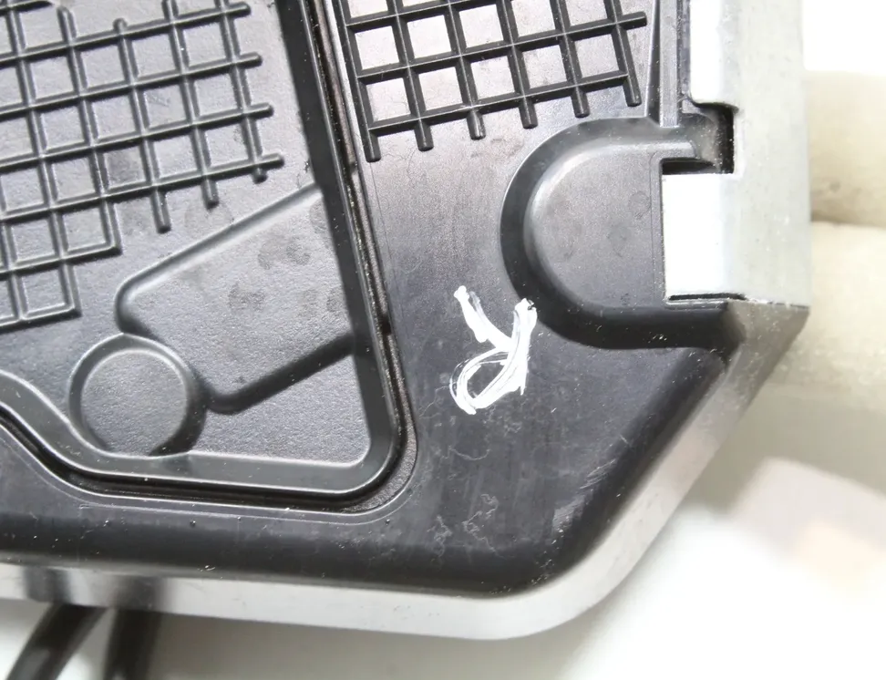 TOYOTA Yaris 4 generation (2020-2023) Pravé přední dveře zámek 6903076021 34856209