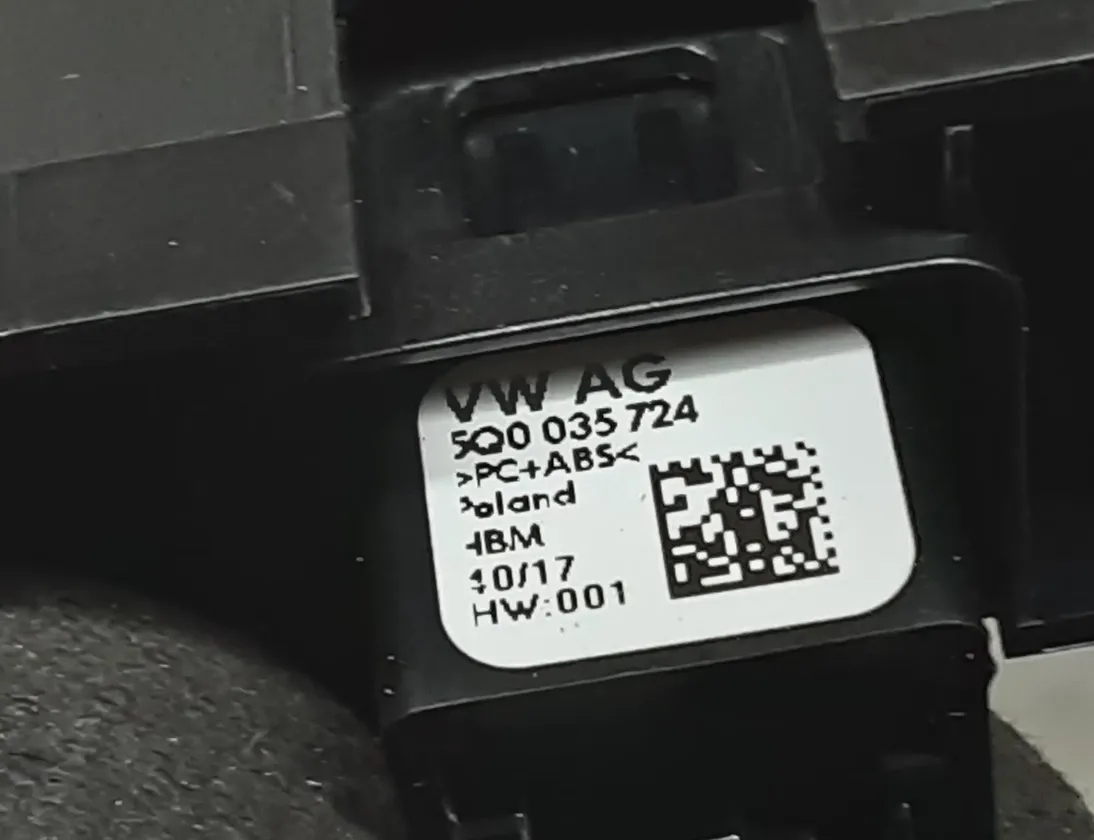 SEAT Leon 3 generation (2012-2020) Další konektory pro hudební přehrávač 575035222 33331007