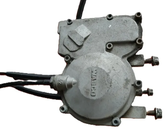 MERCEDES-BENZ ACTROS MP2 / MP3 (2002-present) Ovládací ventil přívěsu A0004319413,A0004319413,0004319413,4802040010,A0004318713,A0004318713,0004318713 33609635