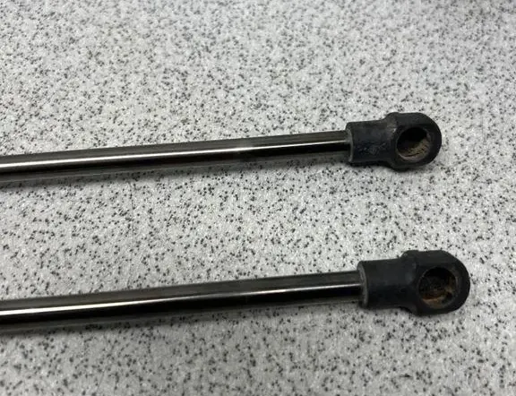 BMW 3 Series E46 (1997-2006) Levý plynový tlumič na zadní vrata 8232873 33767281