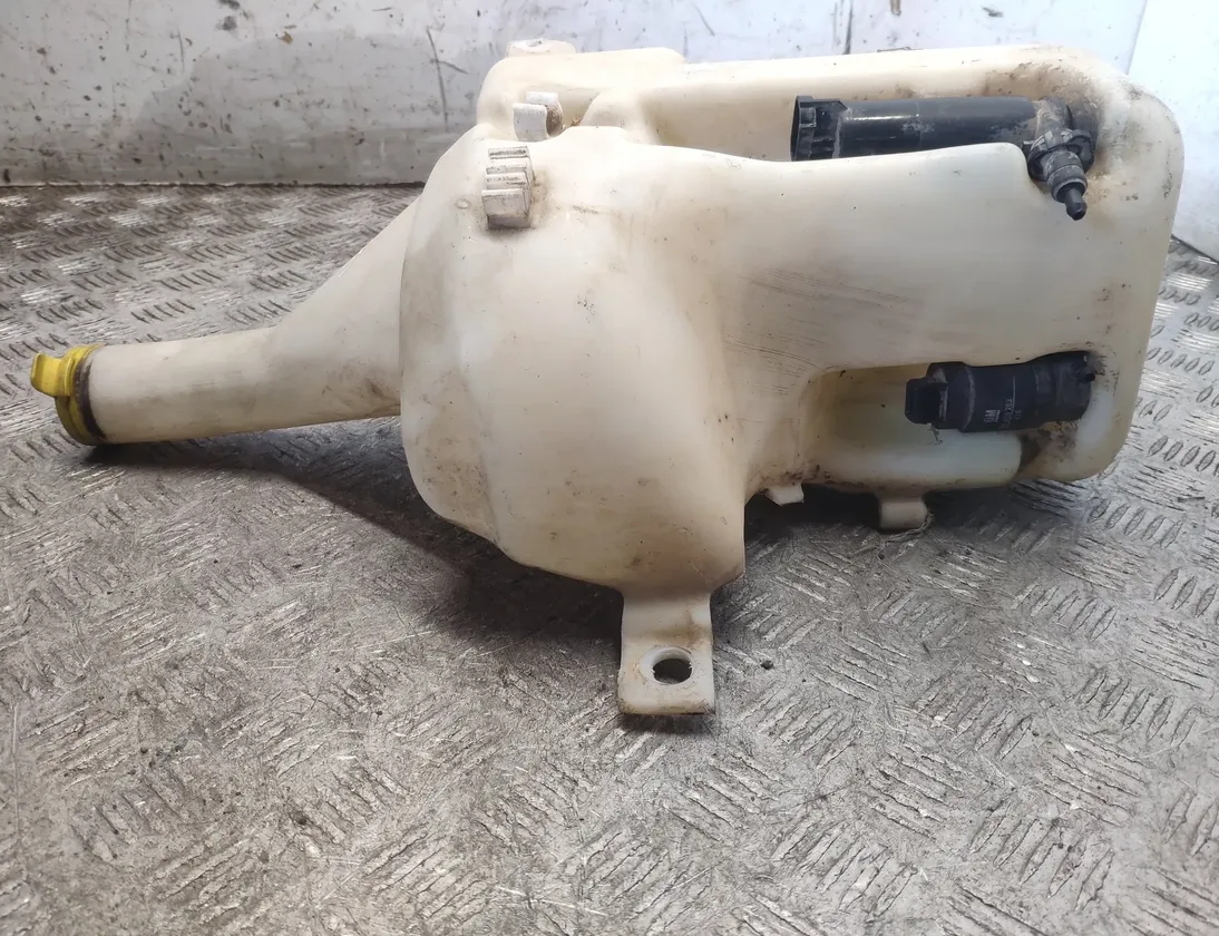 SAAB 95 1 generation (1959-1977) Nádrž na ostřikovač oken 24439253,12767700,13157637 20572605