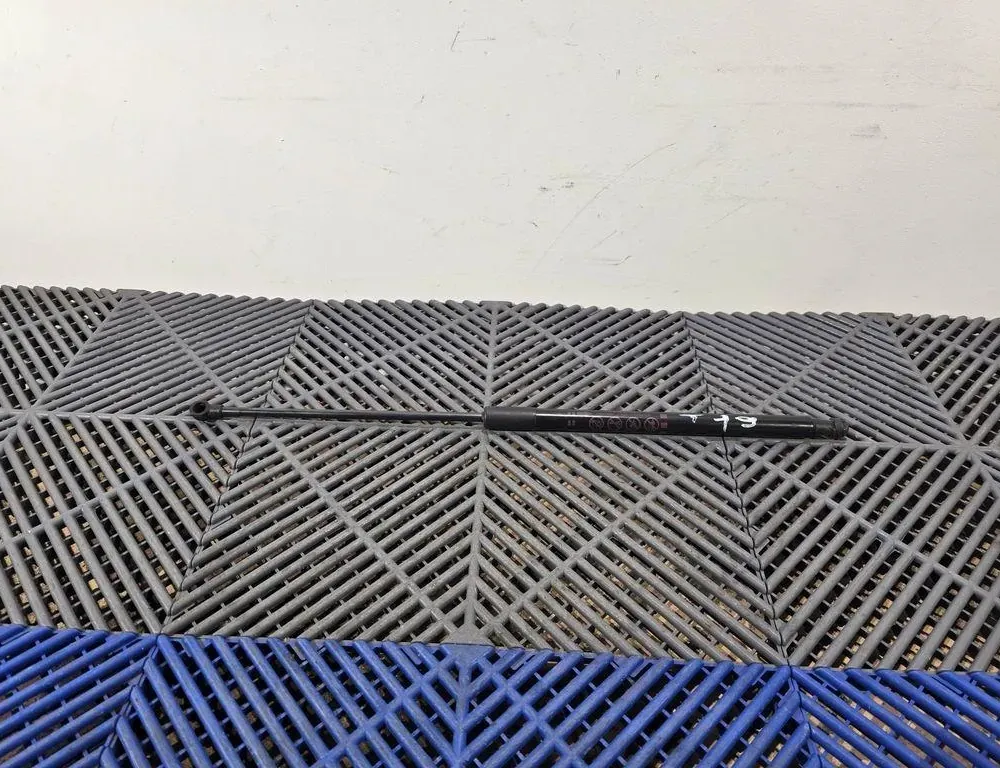 TOYOTA C-HR 1 generation (2016-2023) Pravý plynový tlumič na zadní vrata 077710,0445N,68960F4051 34771814