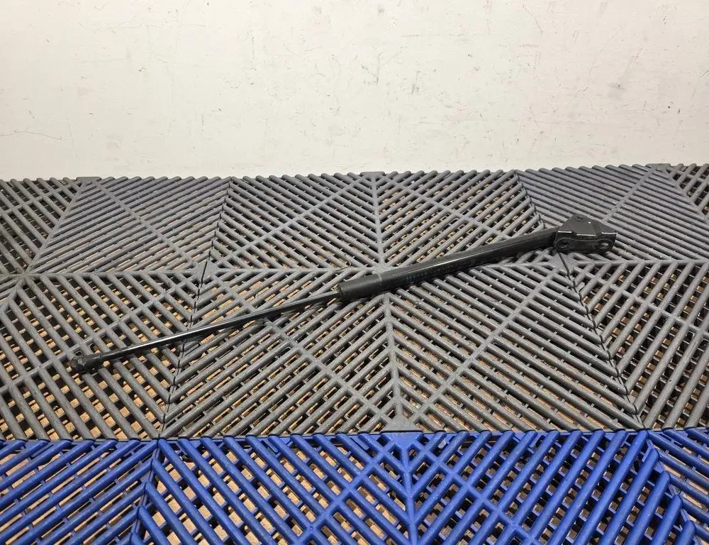 TOYOTA C-HR 1 generation (2016-2023) Pravý plynový tlumič na zadní vrata 34770927