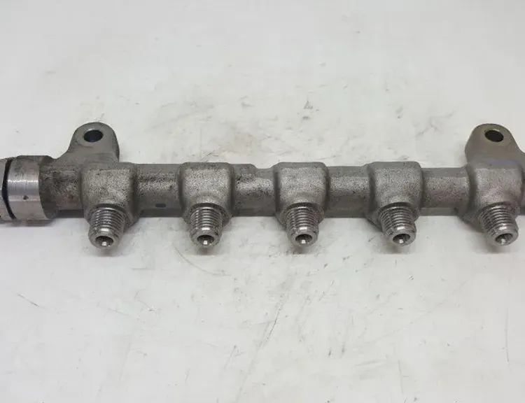 HYUNDAI i40 VF (1 generation) (2011-2020) Топливная рейка 0445214181 33843795