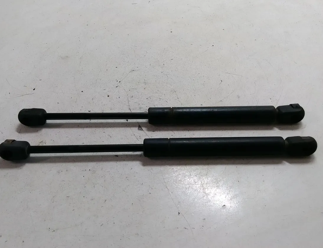 AUDI A6 C5/4B (1997-2004) Pravý plynový tlumič na zadní vrata 4B5827552F 28407891