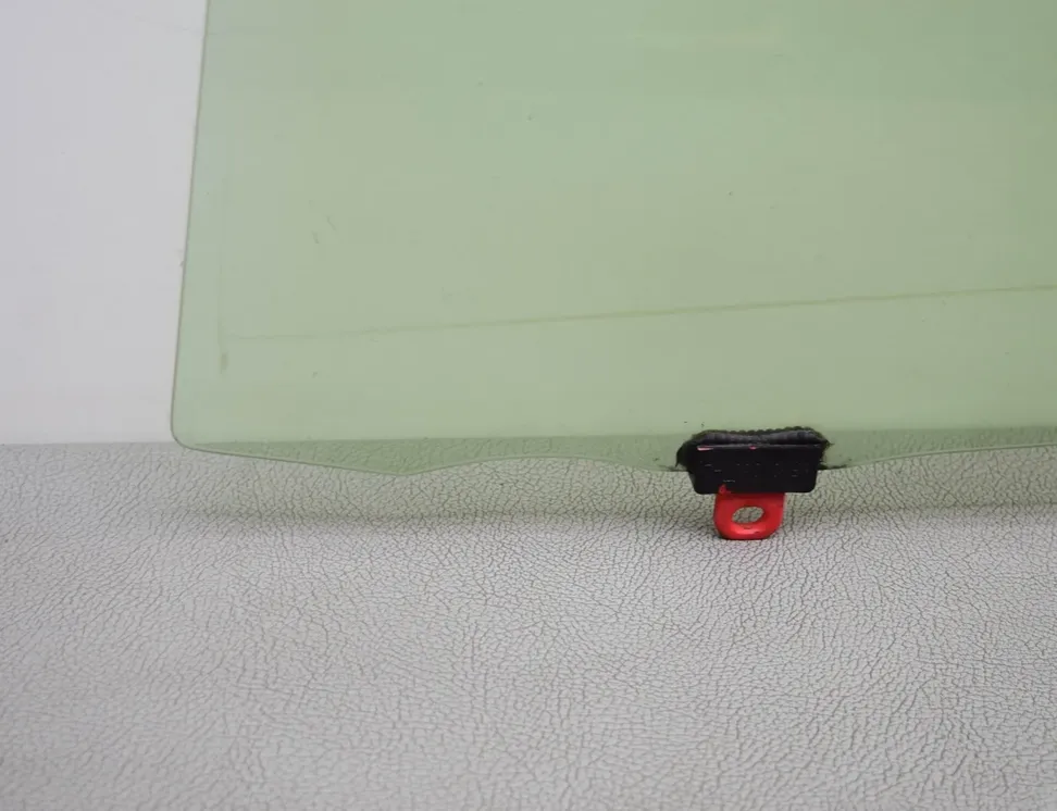 TOYOTA Prius 3 generation (XW30) (2009-2015) Zadní levé dveře sklo 43R-00122 27214069