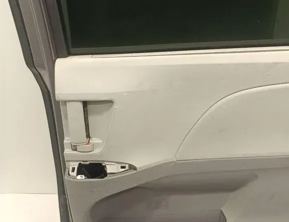 TOYOTA Sienna 3 generation (2010-2020) Pravé zadní dveře 33266274
