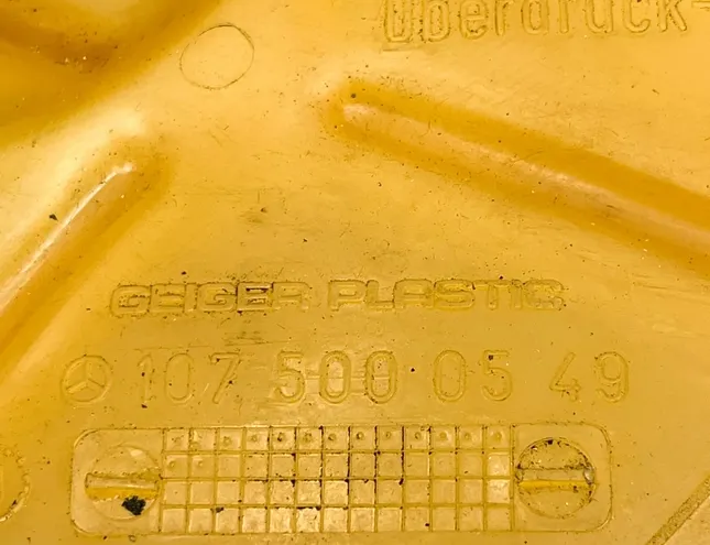 MERCEDES-BENZ SL-Class R107, C107 (1971-1989) РАСШИРИТЕЛЬНЫЙ БАЧОК ОХЛАЖДАЮЩЕЙ ЖИДКОСТИ A1075000549,1075000549 34672705