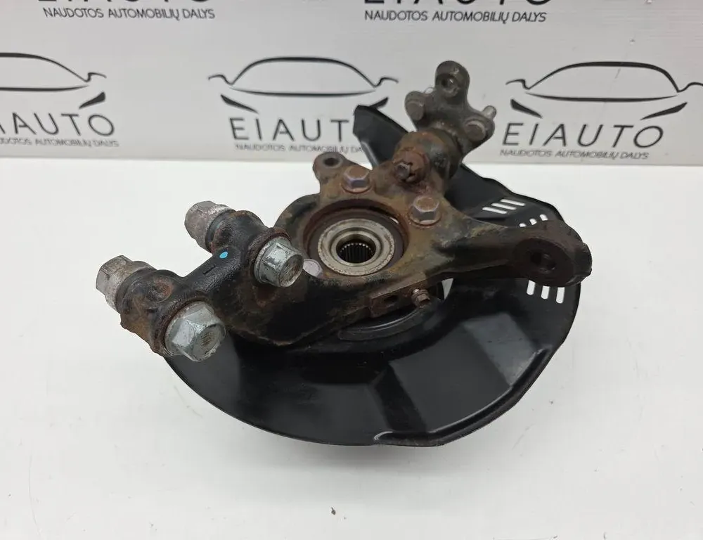 TOYOTA Yaris Cross 1 generation (2020-2023) Levý přední náboj kola 33948658