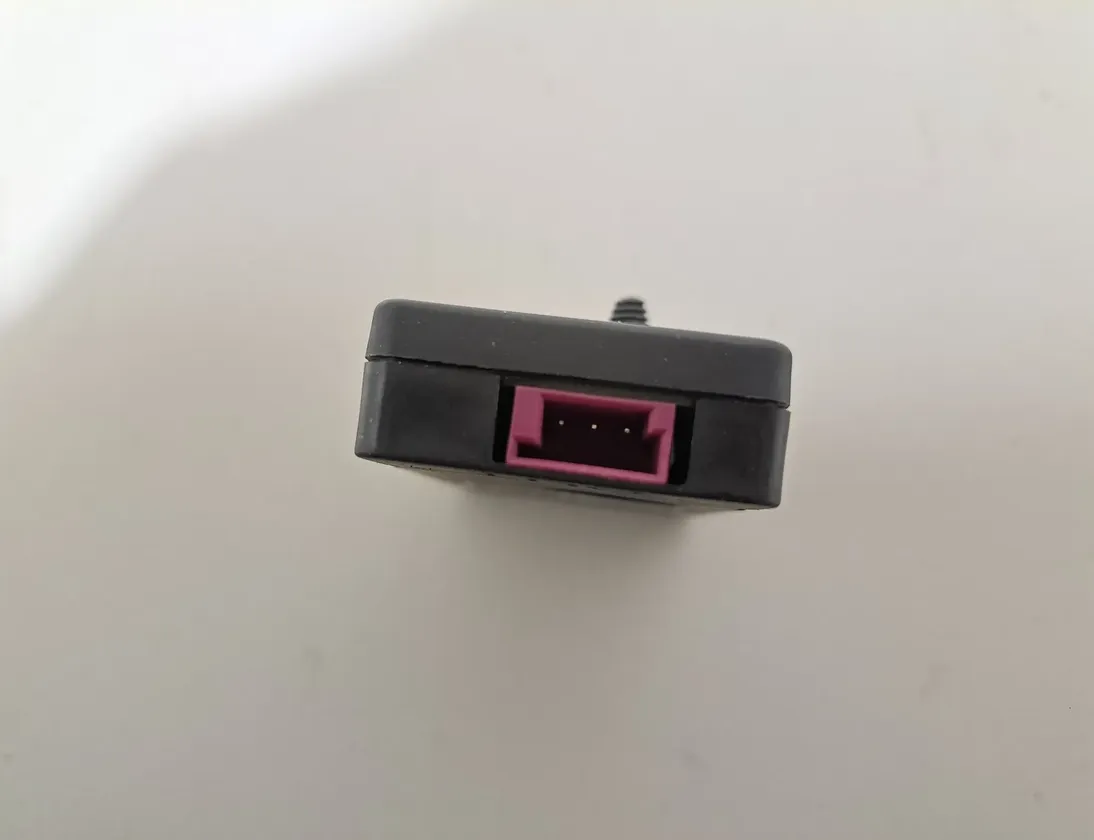 BMW X6 G06 (2019-2024) Zesilovač antény na víku kufru 6839355 33588322