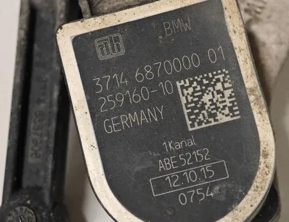 BMW 7 Series G11/G12 (2015-2023) Датчик уровня спереди справа 37146870000 34044967