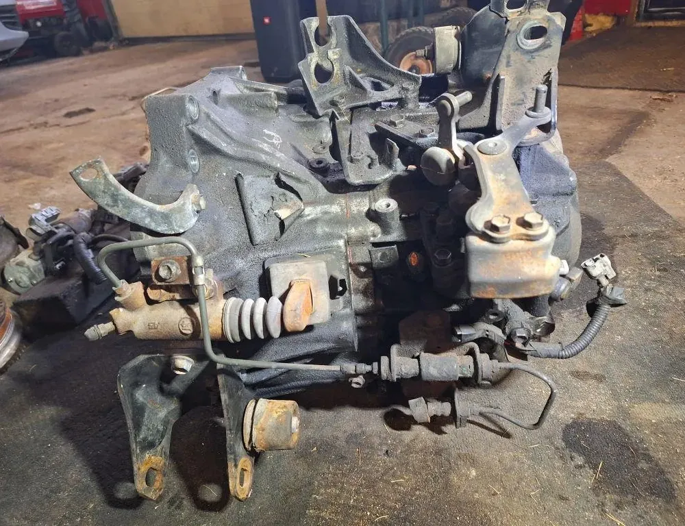 TOYOTA Avensis 2 generation (2002-2009) Gearbox 34047733