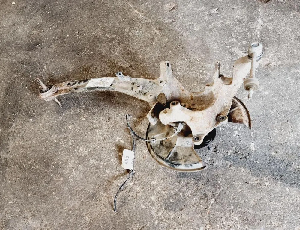 FORD Kuga 1 generation (2008-2013) Zadní levý náboj kola 9A1598323 34048917