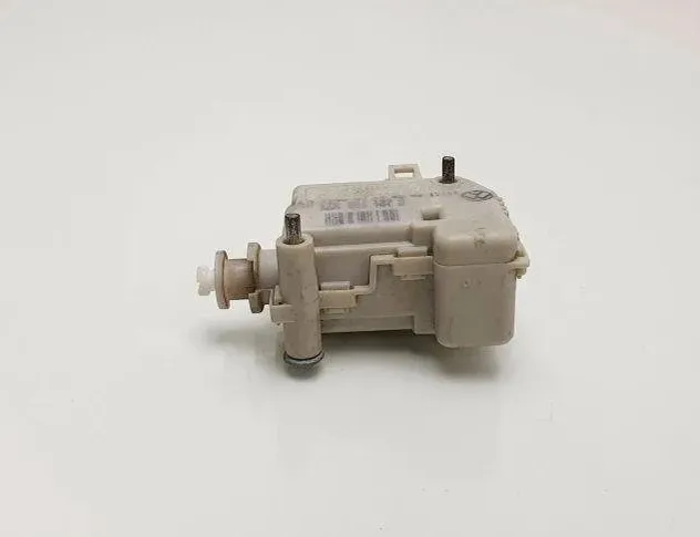 VOLKSWAGEN Golf 5 generation (2003-2009) Zámek krytu nádrže na palivo 1J6862159A 31068128