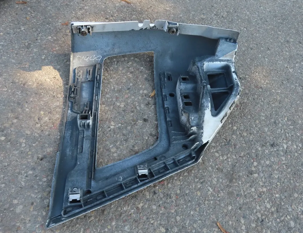 MAN TGX (2007-present) Облицовка передней левой фары 81.41610-6751 34801833