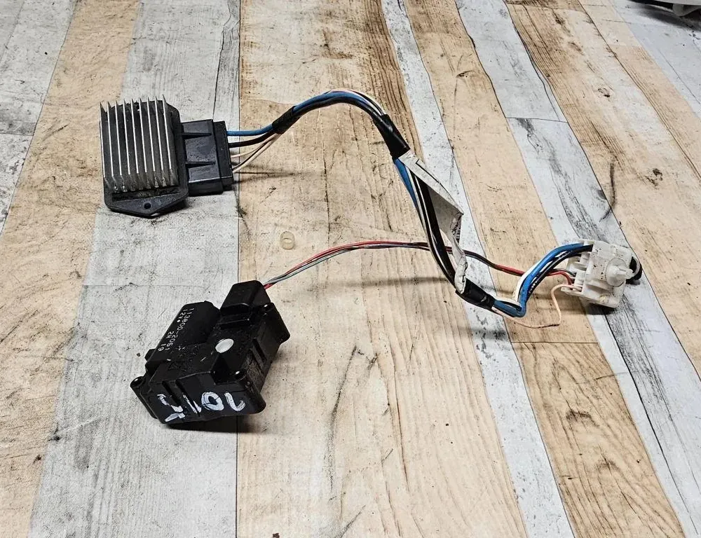 TOYOTA Corolla Verso 1 generation (2001-2009) Relé ventilátoru 4993002121 34000806