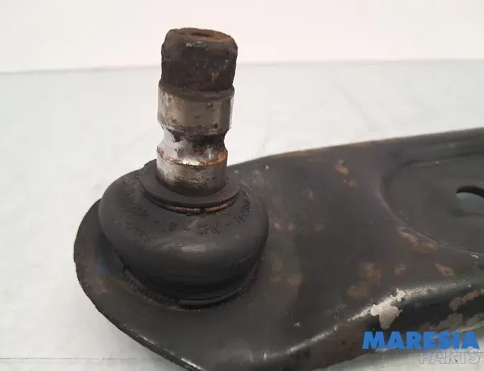 FIAT Přední levý rovný vidlice 51957401,1679741880 34856156