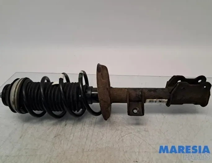 FIAT Pravý přední tlumič nárazů 51926523,52150018,1675681980 34856036