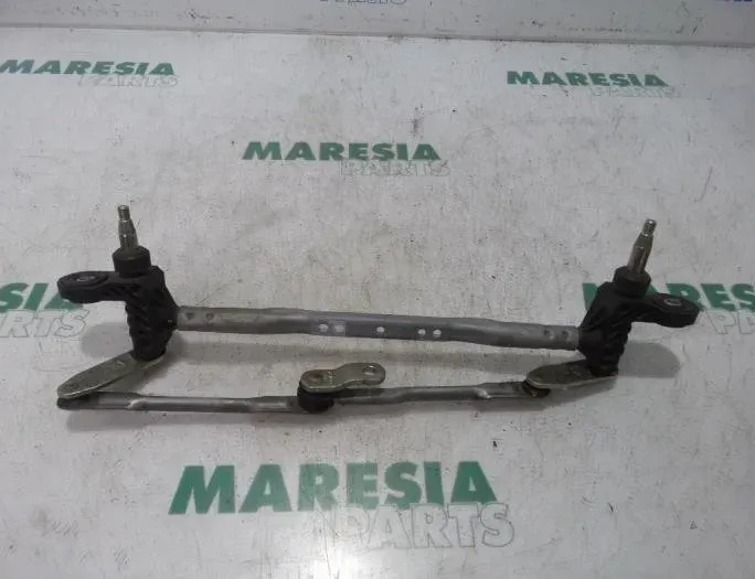 FIAT 500 2 generation (2008-2024) Mechanismus stěrače předního čelního skla 51787565 27340087