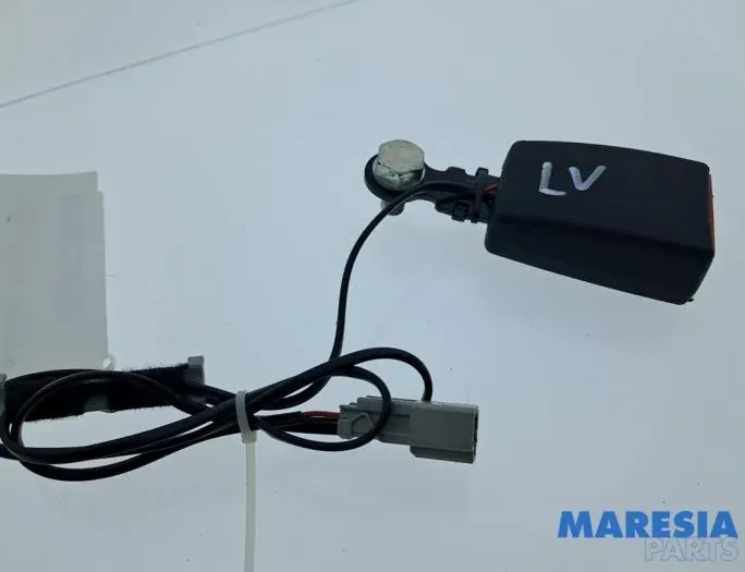 FIAT 500 2 generation (2008-2024) Pravá přední spona na sedadle 34023904,71749278 34856114