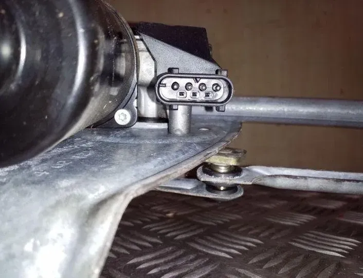 BMW X5 E53 (1999-2006) Mechanismus stěrače předního čelního skla 7046571,24012878 26123912