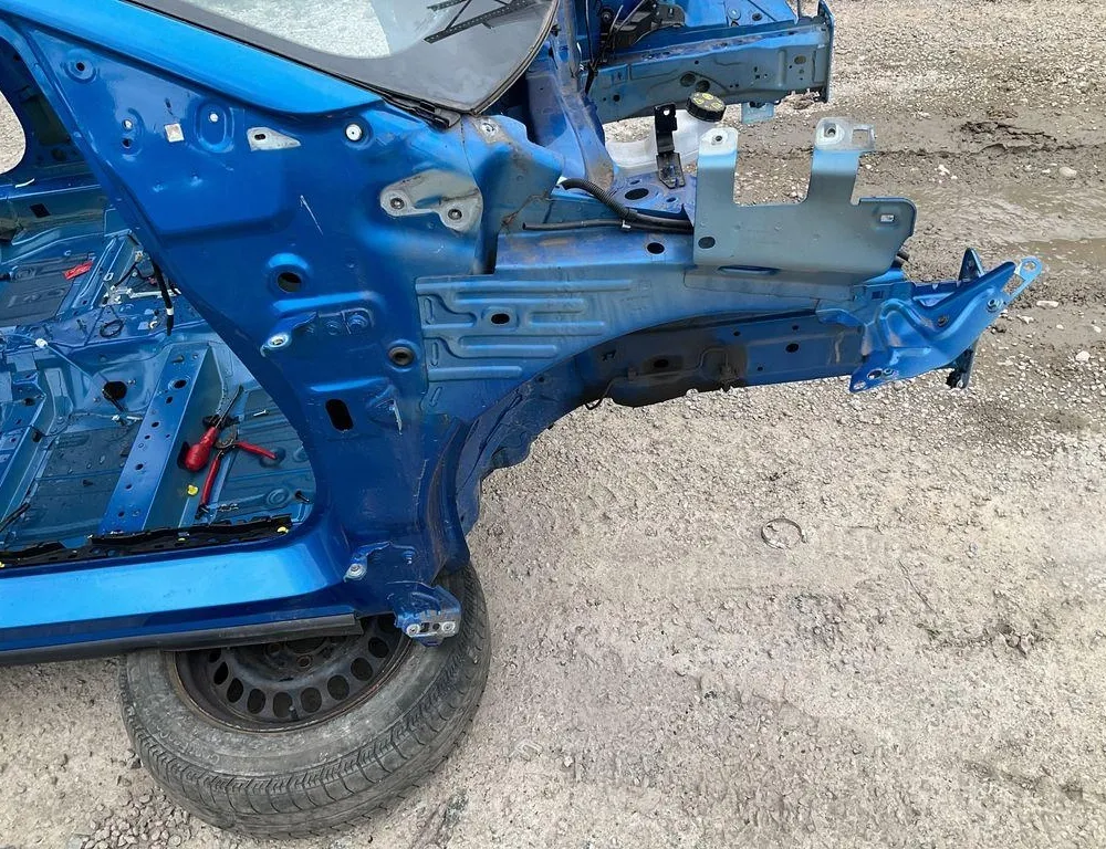 FORD Puma Pravý přední čtvrtletí panel 33808049