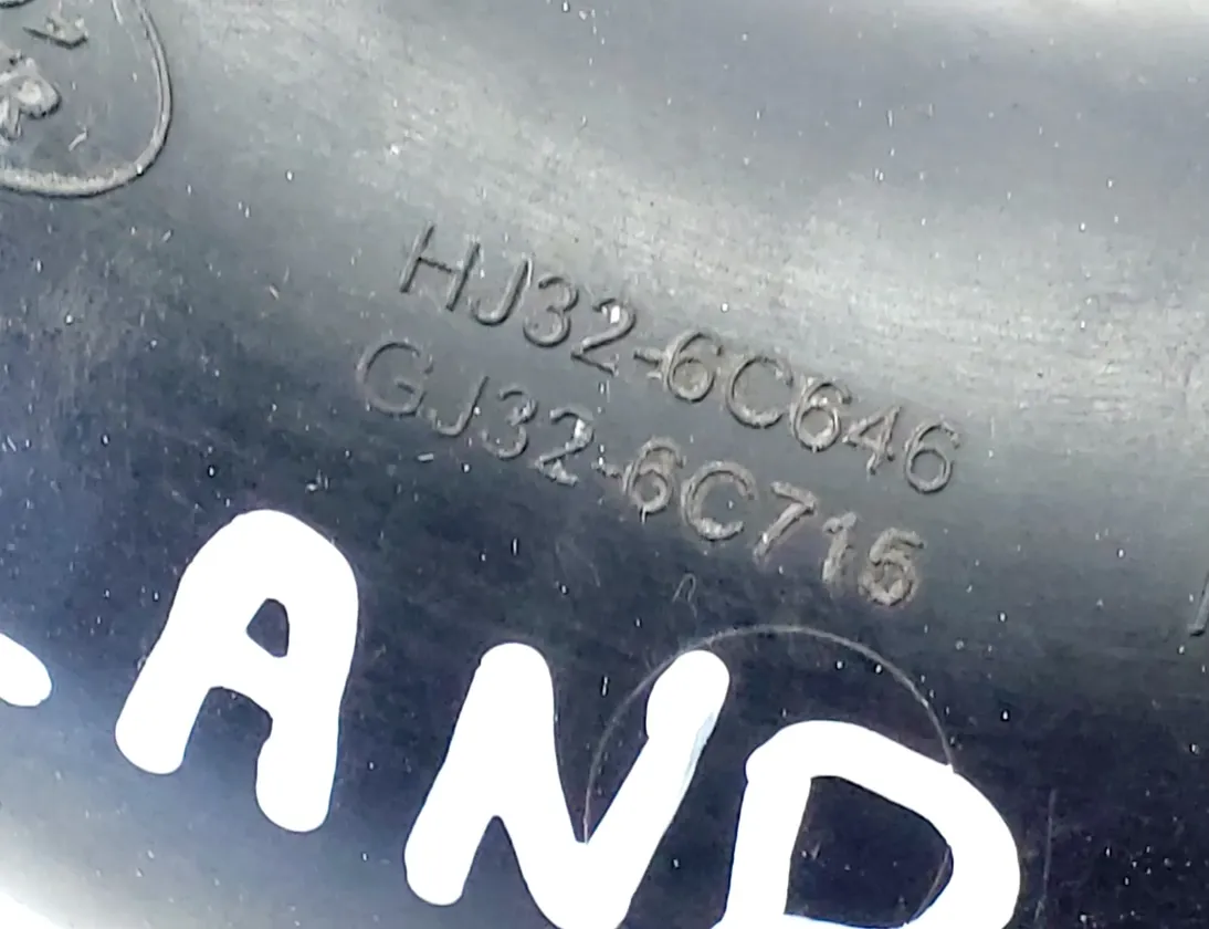 LAND ROVER Discovery Sport 1 generation (2014-2024) шланг радиатора интеркулера HJ32-6C646,GJ32-6C715,GJ326C715AA 34854813