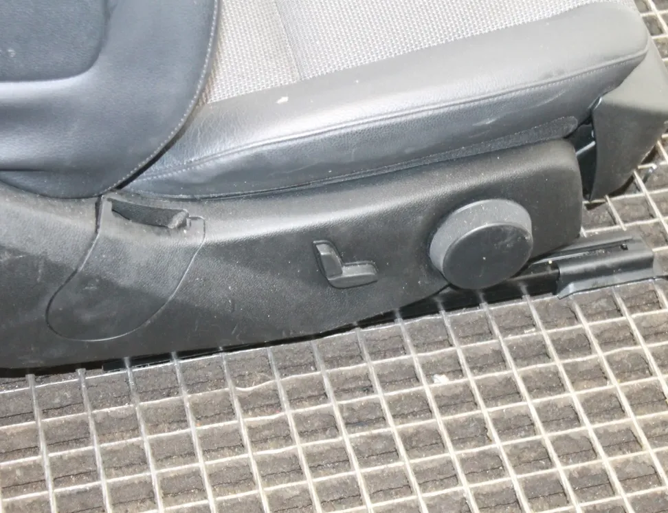 MERCEDES-BENZ C-Class W204/S204/C204 (2004-2015) Interiérové sedadla s kity dveří 34060954