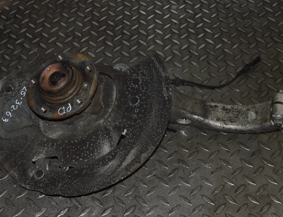 BMW X6 F16 (2014-2020) Pravé přední kolo vřeteno 6869870 12192901