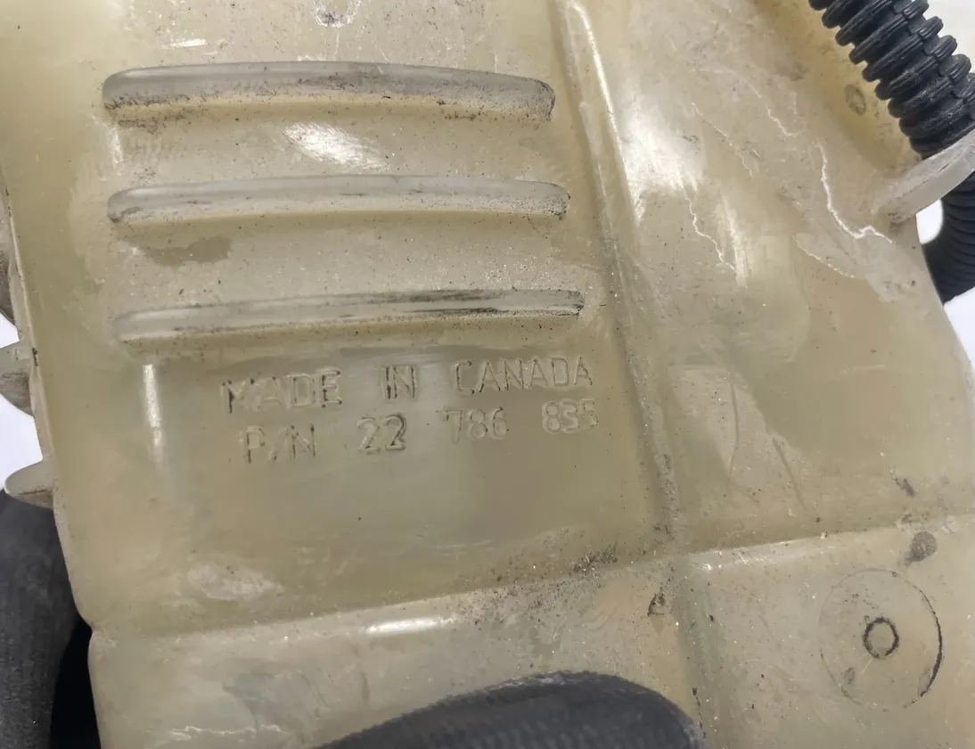 CHEVROLET Corvette C7 (2013-2020) Nádrž expanzní nádrže chladicí kapaliny 22786835 34755557