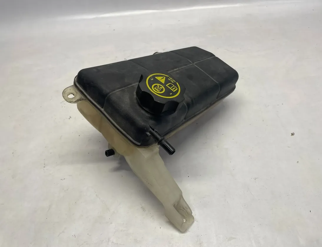 CHEVROLET Corvette C7 (2013-2020) Nádrž expanzní nádrže chladicí kapaliny 22786835 34755557