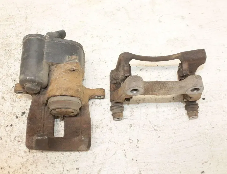 AUDI Q3 F3 (2018-2024) Levý zadní brzdový třmen 32332267K 33303024