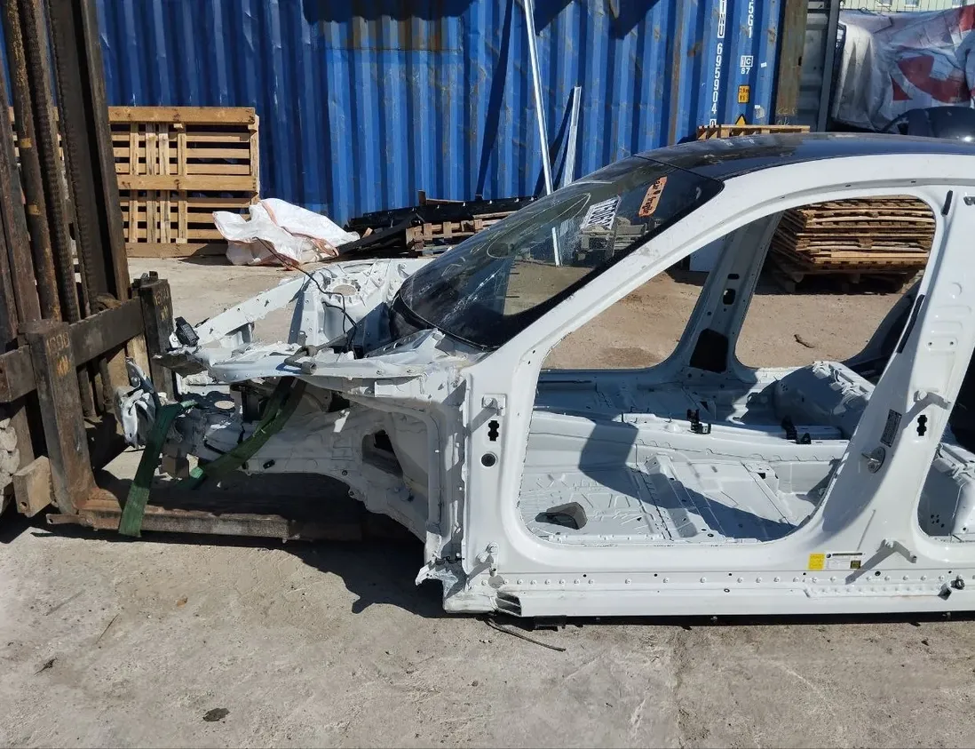 PORSCHE Taycan 1 generation (2019-2023) Front left quarter 33793994