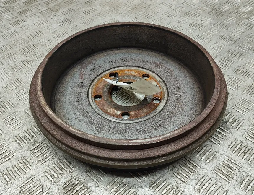 VOLKSWAGEN ID.4 1 generation (2020-2023) Rear Right Brake Drum 1EA609617E 22796248