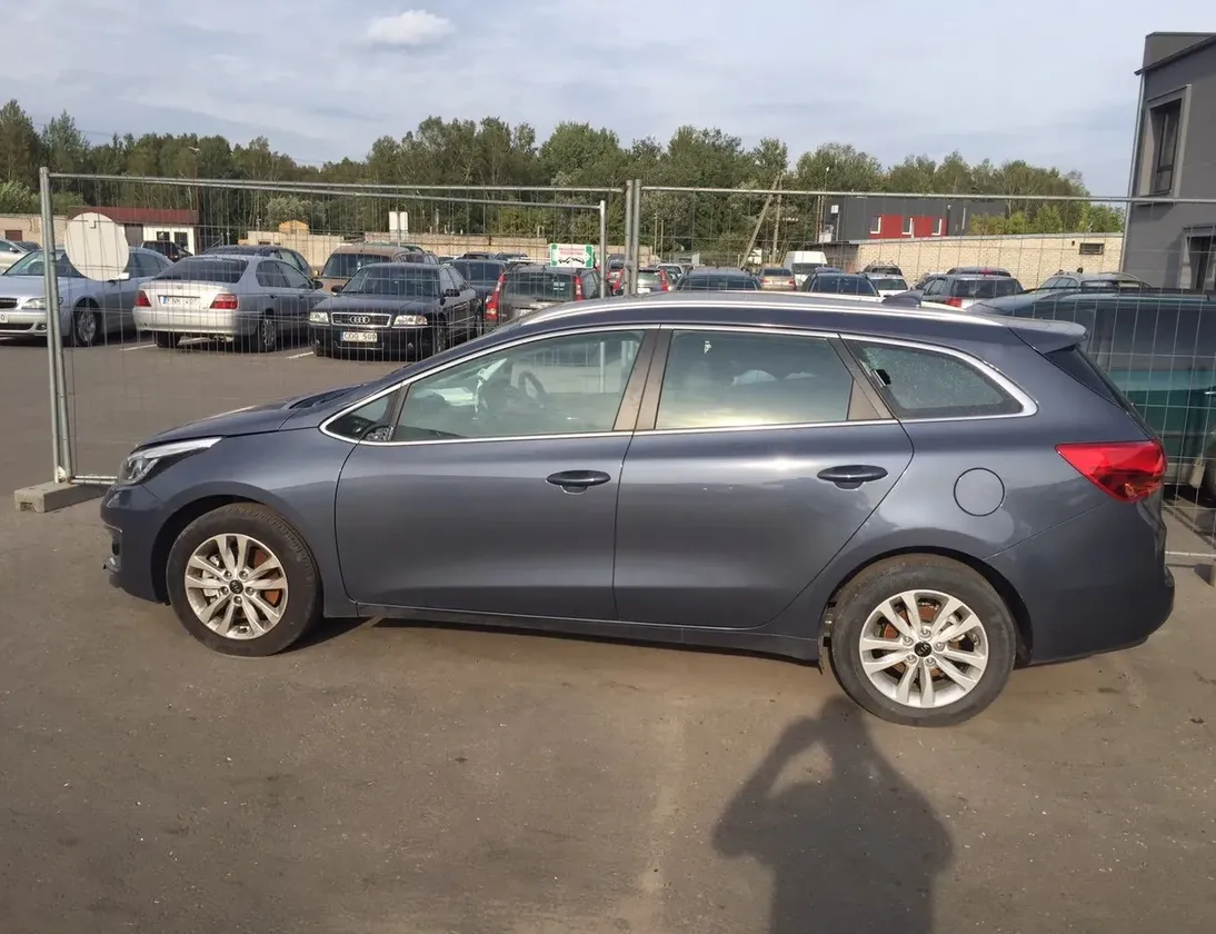 KIA Cee'd 3 generation (2018-2020) Передняя правая четверть 3346720