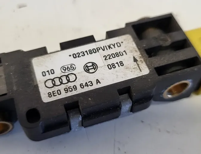AUDI A4 B6/8E (2000-2005) Levý zadní senzor nárazu 8E0959643A 34844104