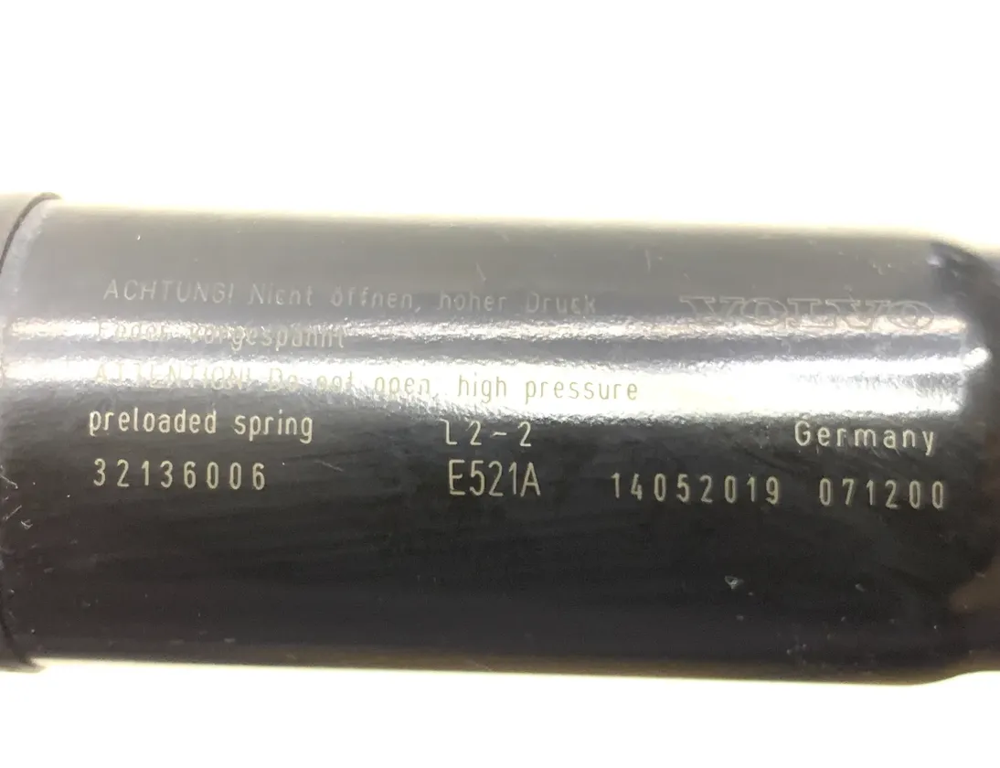 VOLVO XC60 2 generation (2017-2024) Pravý plynový tlumič na zadní vrata 32136006 34852737