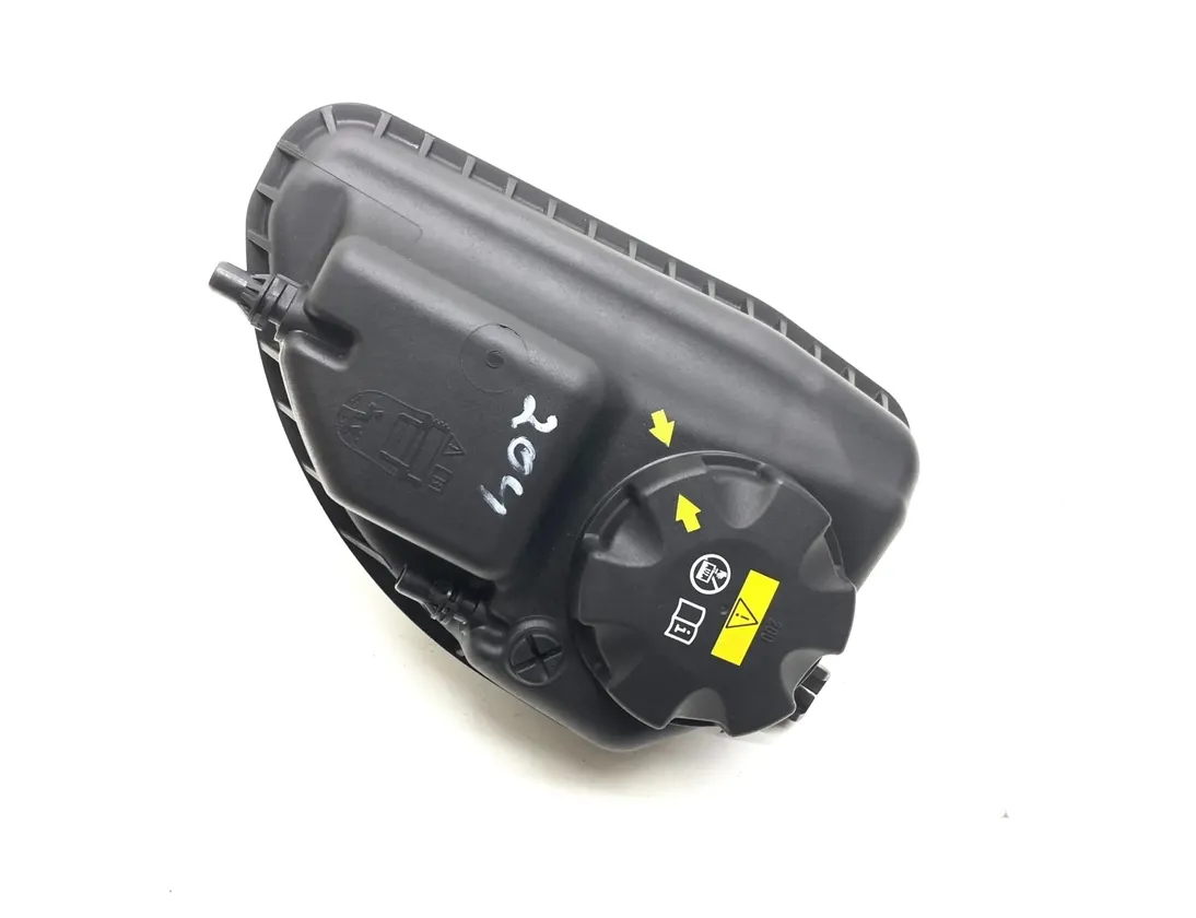 BMW 5 Series G30/G31 (2016-2023) РАСШИРИТЕЛЬНЫЙ БАЧОК ОХЛАЖДАЮЩЕЙ ЖИДКОСТИ 8689765 34211264