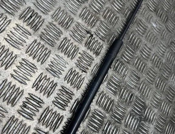 CITROËN DS4 1 generation (2010-2016) Pravý plynový tlumič na zadní vrata 9801060880 34833499