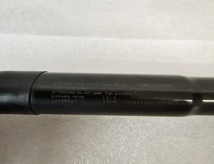 VOLVO XC60 2 generation (2017-2024) Pravý plynový tlumič na zadní vrata 32136006 27447806