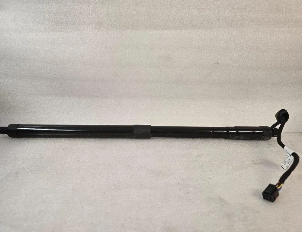 VOLVO XC60 2 generation (2017-2024) Pravý plynový tlumič na zadní vrata 32136006 30653608